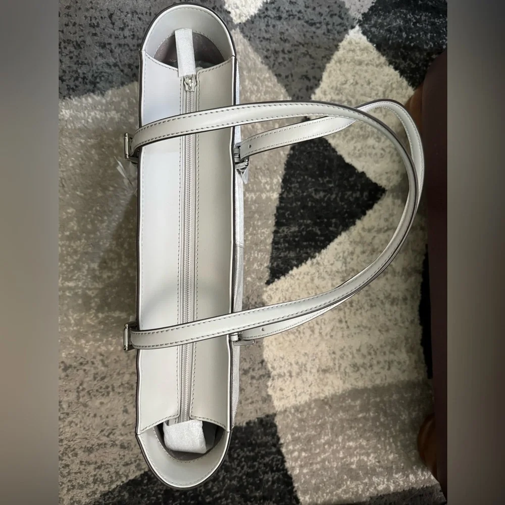 Michael Kors purse - Picture 6 of 6